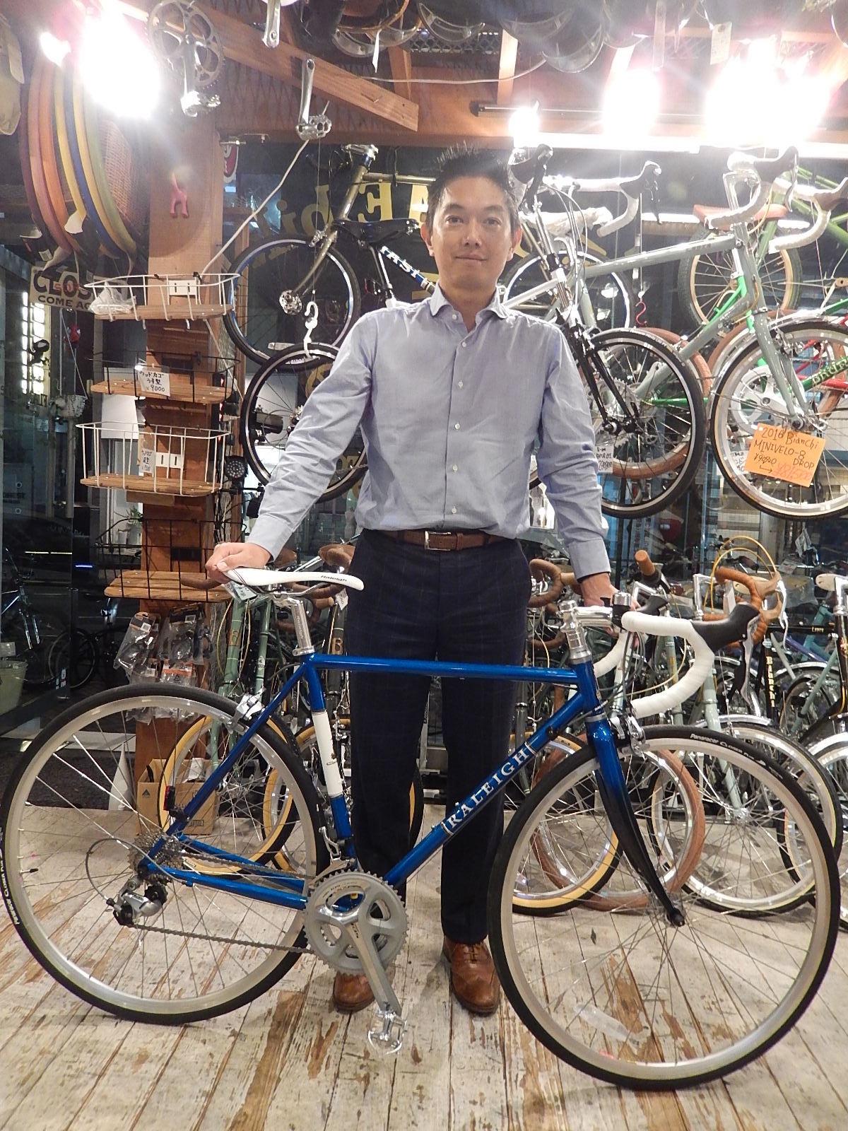 11月16日 渋谷 原宿 の自転車屋 FLAME bike前です_e0188759_17283749.jpg