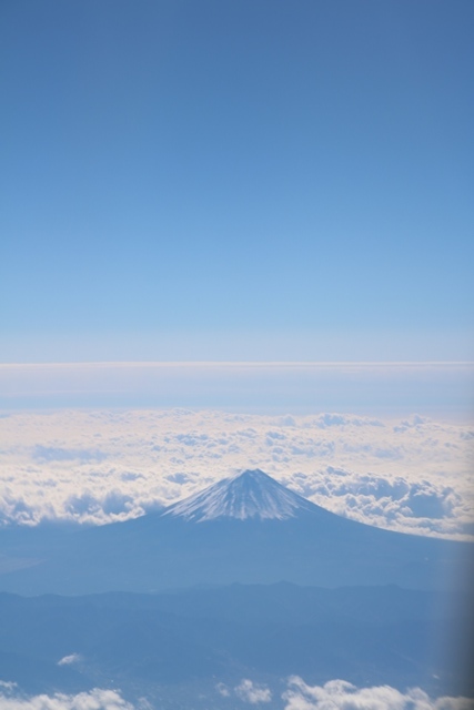 ANAでの素敵な旅@今年初冠雪の富士山、快晴の空に冠雪の富士山・・・伊丹空港から仙台空港へ_d0181492_12032658.jpg