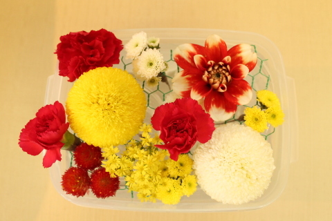 七五三のボールブーケと髪飾り Iちゃん♡ : 北赤羽花屋ソレイユの日々の花