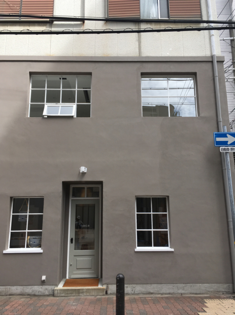 美しいお店構え 元町栄町 アリアンスグラフィック_f0375763_22301539.jpg