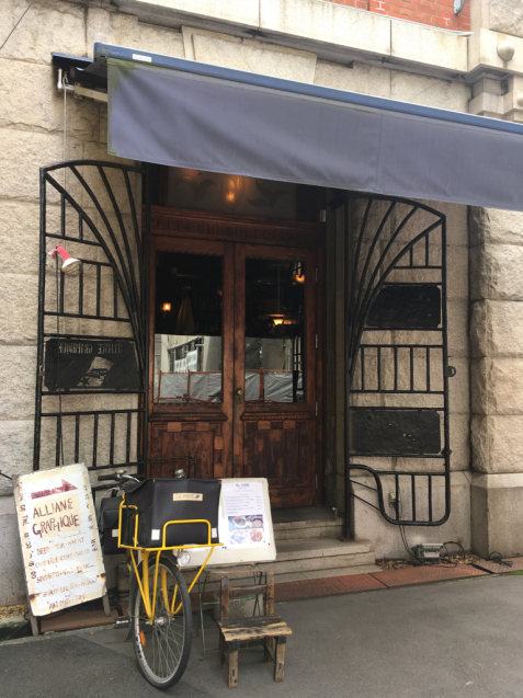 美しいお店構え 元町栄町 アリアンスグラフィック_f0375763_22301686.jpg
