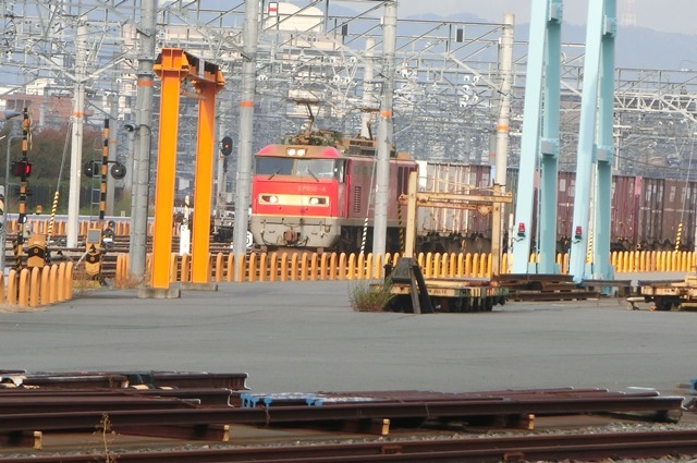 鉄道写真、東海道本線岸辺駅にて・・・・レッドサンダー、EF65の写真撮影_d0181492_23244463.jpg