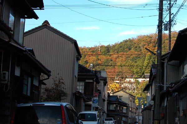 山中温泉の紅葉～まだまだいける♪_d0093903_8385099.jpg