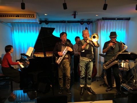 Jazzlive comin 広島  本日金曜日のライブ！_b0115606_11390071.jpg