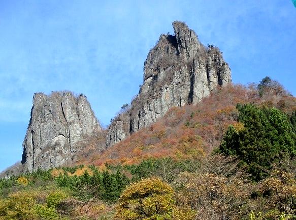 安中市 二つの岩塔をもつ恩賀高岩 Takaiwa in Annaka,Gunma : やっぱり