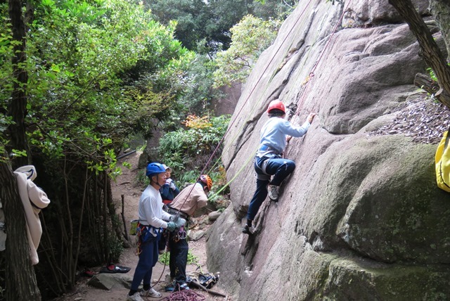 小豆島吉田川の岩場クライミング2_b0227552_20131548.jpg