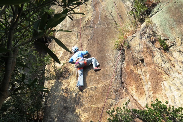 小豆島吉田川の岩場クライミング3_b0227552_20162310.jpg