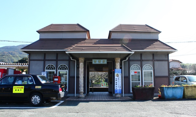 香春駅、日本セメント香春工場／キハ147　日田彦山線　平成28年11月18日_d0163575_1413232.jpg