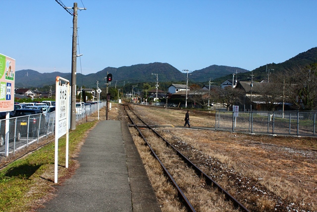 香春駅、日本セメント香春工場／キハ147　日田彦山線　平成28年11月18日_d0163575_143575.jpg