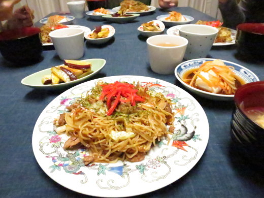 昨日のレッスンは、焼きそばを1人づつつくりました!_d0031682_08374850.jpg