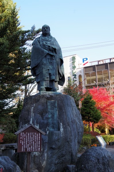 鮮やかに色づく日光の社寺_b0356401_22401973.jpg