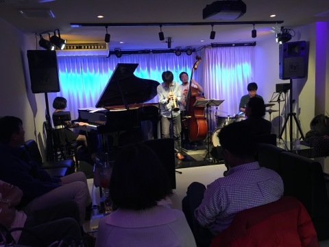 Jazzlive comin 広島  本日土曜日のジャズライブ！_b0115606_12465324.jpg