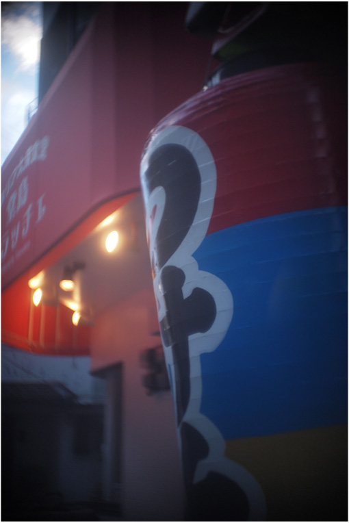 1678 梅田路地裏（キノプラズマート19㎜F1.5ならメタモルフォーゼはお任せ）Part 1_b0226423_16572478.jpg