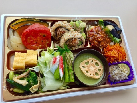 ランチはお弁当_e0155643_14111563.jpg