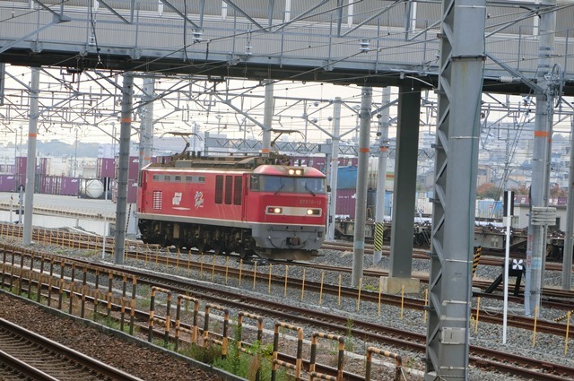 鉄道写真、東海道本線岸辺駅にて・・・・レッドサンダー、EF65の写真撮影_d0181492_17060681.jpg
