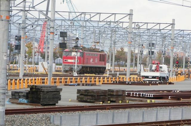 鉄道写真、東海道本線岸辺駅にて・・・・レッドサンダー、EF65の写真撮影_d0181492_17072178.jpg