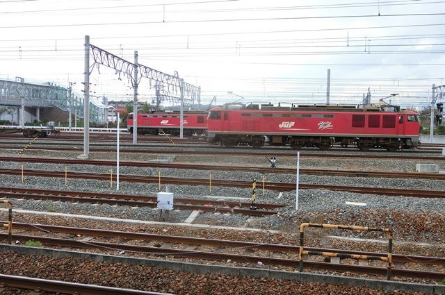 鉄道写真、東海道本線岸辺駅にて・・・・レッドサンダー、EF65の写真撮影_d0181492_17091052.jpg