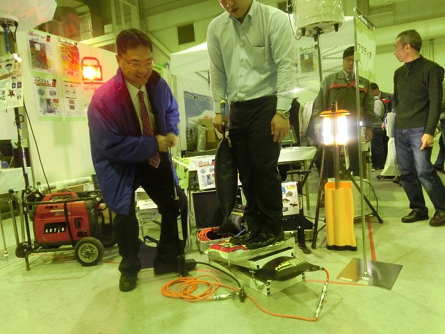 民間企業が開発する防災器材は毎年、毎年驚く進化! 「ふじBousai 2016」_f0141310_7224021.jpg