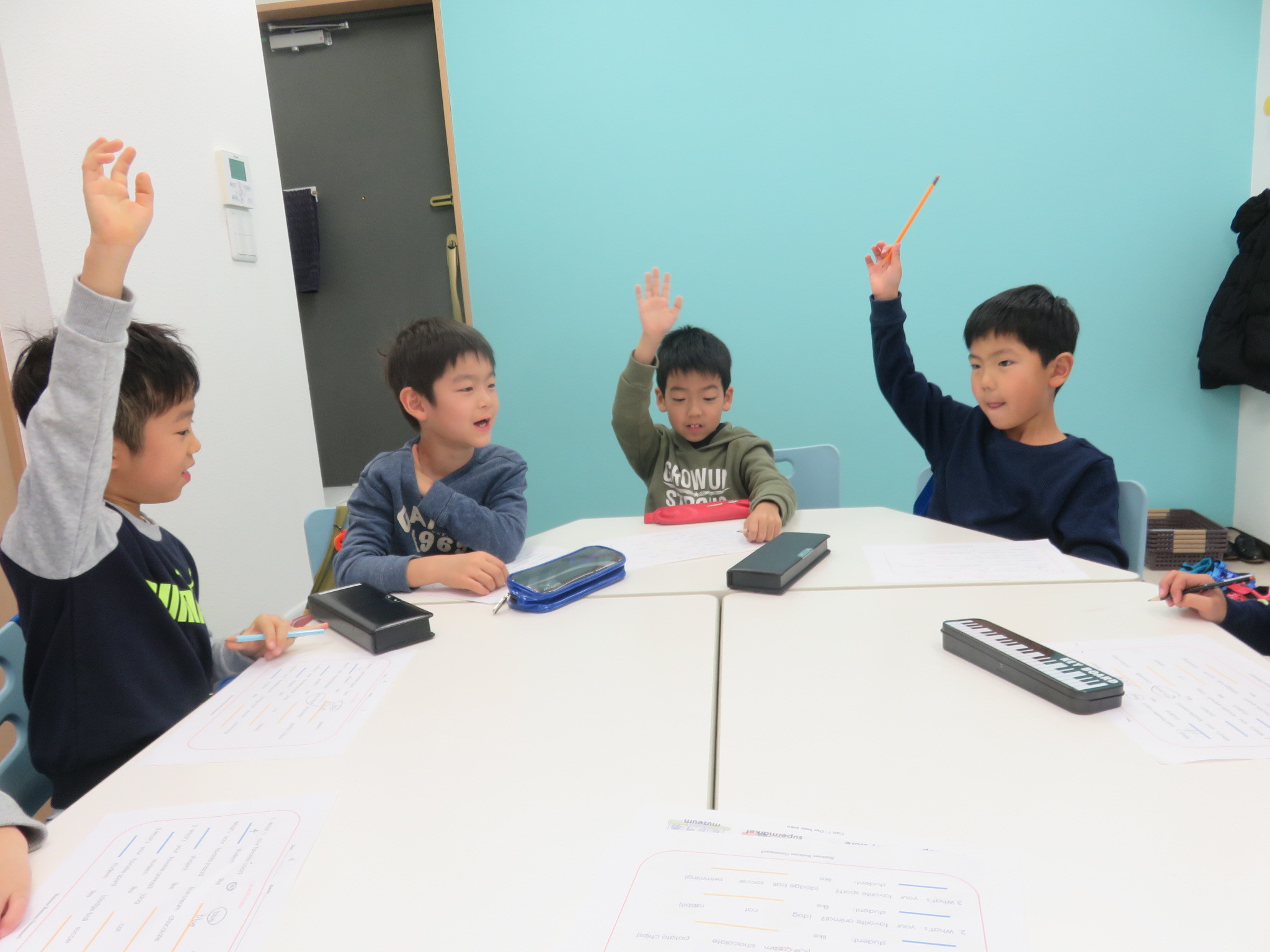 複数形を意識しながら多数決ゲームをしよう Starの教室便り