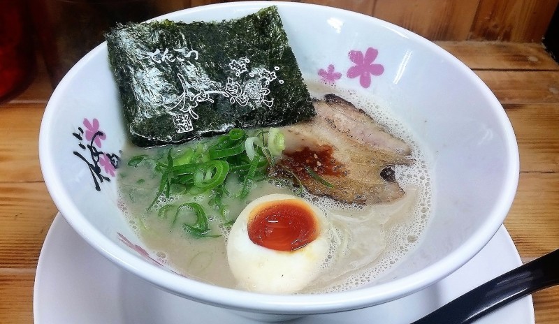 麺屋桜息吹　豚骨ラーメン_e0208833_07090969.jpg