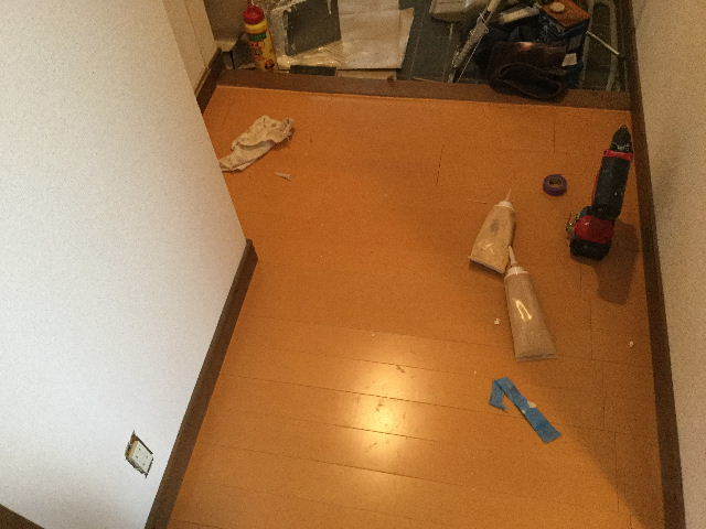 賃貸パートⅡ 2世帯分・・ほぼ完成 壁の隙間がギリギリでした_f0031037_20365678.jpg