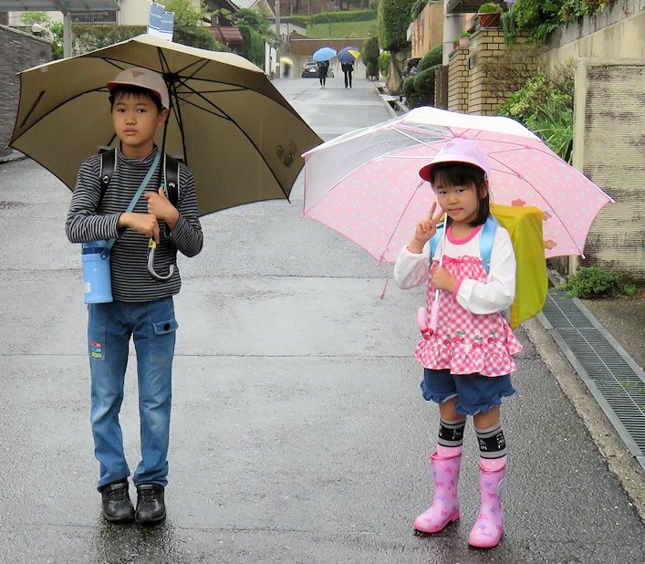 初登校 なんのかえほん