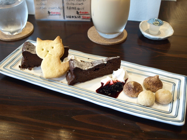 FOOD&CAFE Chiーkotto その4 (ベーコンとビンズのジェノベーゼ 他)_d0153062_9131770.jpg