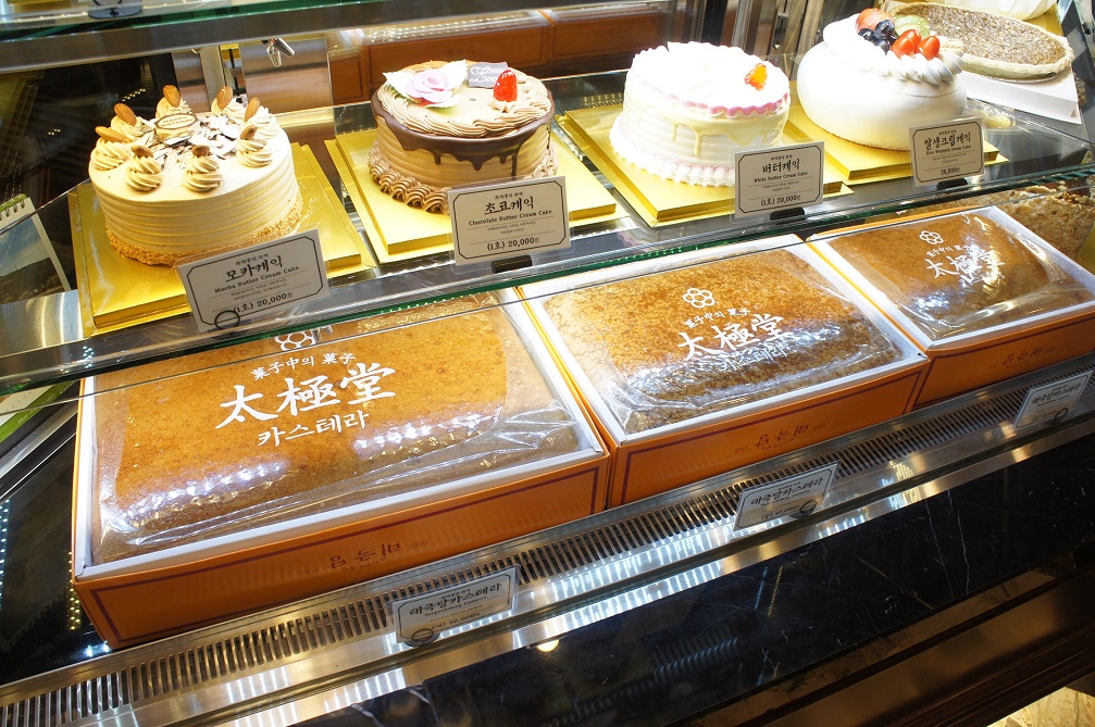 ソウル 老舗のパン屋さん テグッダン (태극당)_b0060363_2254313.jpg