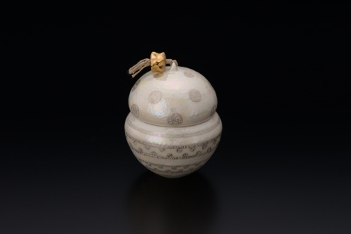 「白と色」展 高橋朋子さん出品作品_b0353974_22415282.jpg