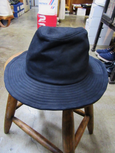素敵な大人の職人帽子(MORNO) ・・・ BLACK NUBAK LEATHER HAT!★!_d0152280_14301929.jpg