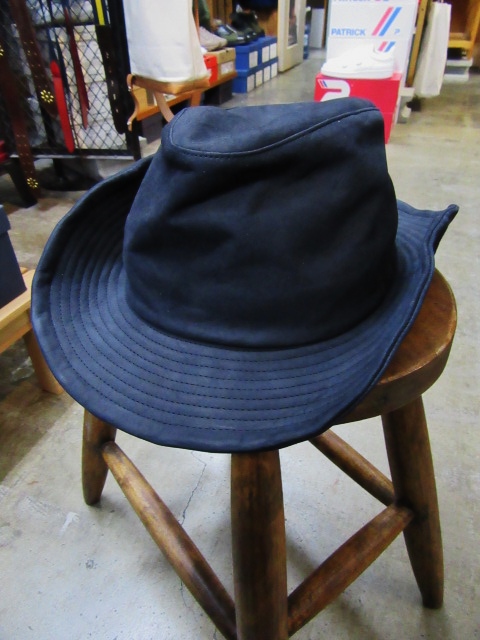 素敵な大人の職人帽子(MORNO) ･･･ BLACK NUBAK LEATHER HAT！★！_d0152280_14304516.jpg