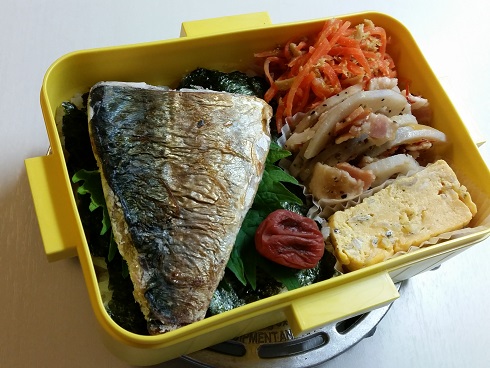 ごまさばの塩焼き弁当_c0286386_2212338.jpg