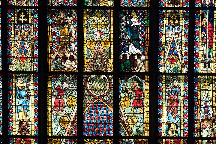 世界最古のステンドグラスがある大聖堂_d0353489_114925.jpg