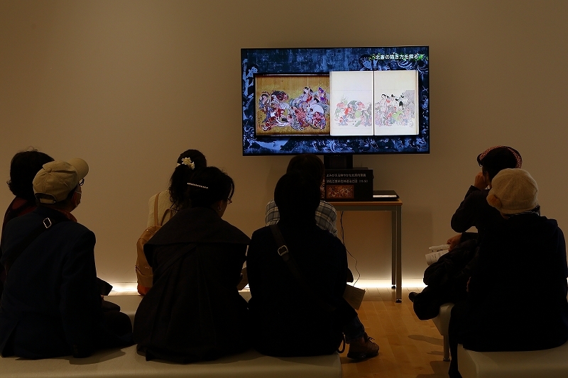 葛飾北斎の作品を１，８００点も集めた、すみだ北斎美術館は昨日開館しました（東京・墨田）_b0291402_07543012.jpg