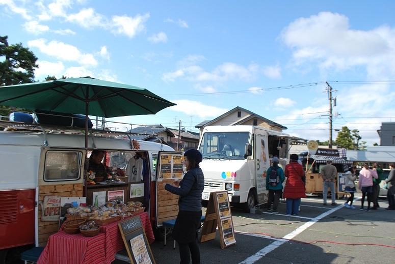 もれなくしあわせ 護国神社deゆるマルシェ_f0067122_17165973.jpg