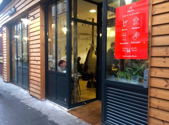 アンチカフェ　〜パリのネットカフェ、使ってみました！_a0231632_02054068.jpg
