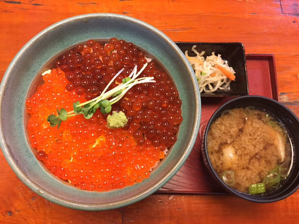 金沢 八日市出町 竹乃家 山盛りいくら丼 ふりむけばスカタン 金沢 八日市出町 竹乃家 山盛りいくら丼 ふりむけばスカタン