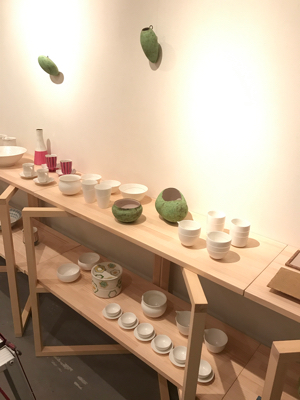 「白と色」展 搬入終了 2_b0353974_00302105.jpg