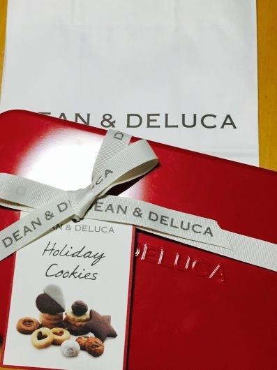 DEAN＆DELUCA ホリデークッキー缶_e0145589_00510772.jpg