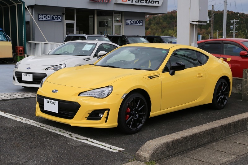 BRZの灯火器を考察_f0076731_20453600.jpg