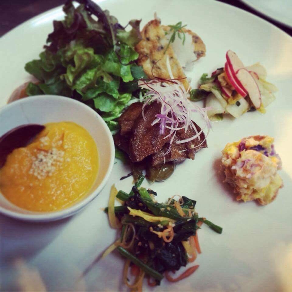 12月の【ON THE TABLE】のお知らせ ごはん食堂桐家さん。_e0060555_16110276.jpeg