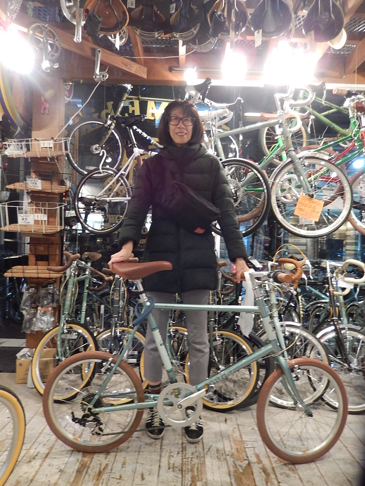 11月26日 渋谷 原宿 の自転車屋 FLAME bike前です_e0188759_19493562.jpg