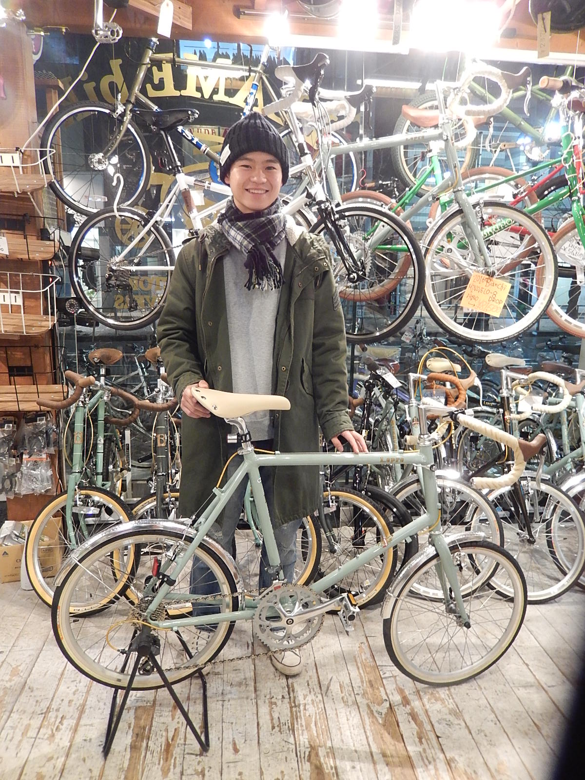 11月26日 渋谷 原宿 の自転車屋 FLAME bike前です_e0188759_1951548.jpg