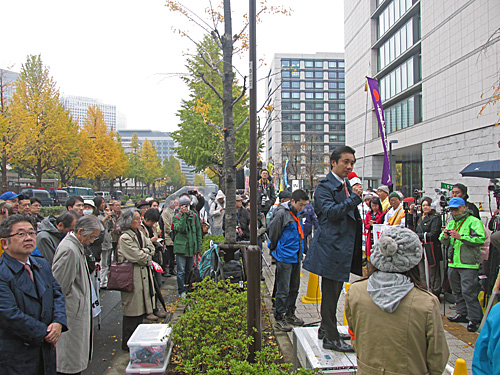 安倍政権の暴走止めよう！自衛隊は戦地に行くな！１１・１９国会議員会館前行動_a0188487_945197.jpg