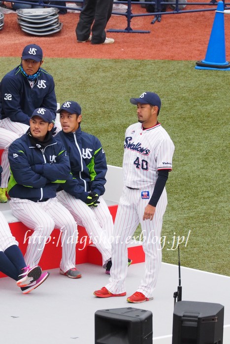 ファン感謝デー「尻相撲ガチ対決」投手編フォト、古野正人投手が決勝進出！_e0222575_9343263.jpg