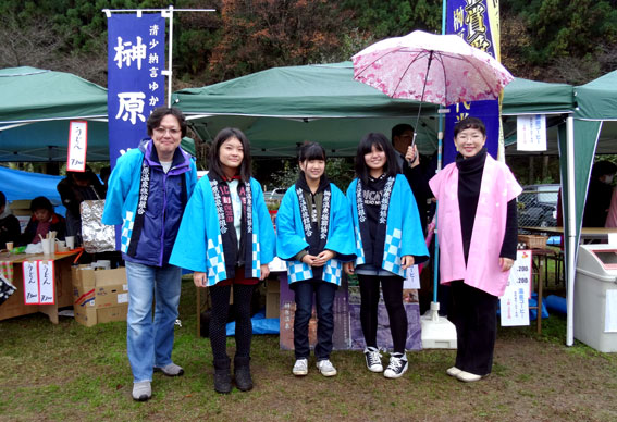 雨の収穫祭盛大に_b0145296_14322112.jpg