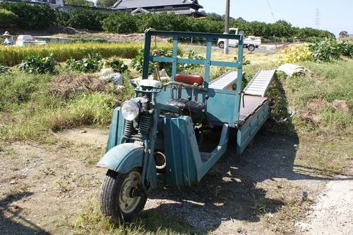 戦後の現役ダイハツ オート三輪 スーパーカブ110 喜びを伝える 喜傳 戦後の現役ダイハツ オート三輪 スーパーカブ110 喜びを伝える 喜傳
