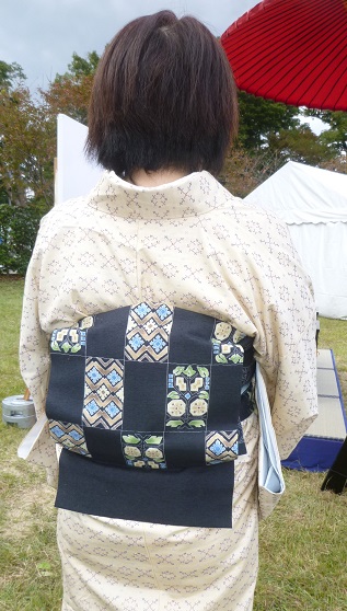 8周年・牛首紬に三眠蚕糸の象の帯・着物で集う園遊会_f0181251_18433359.jpg