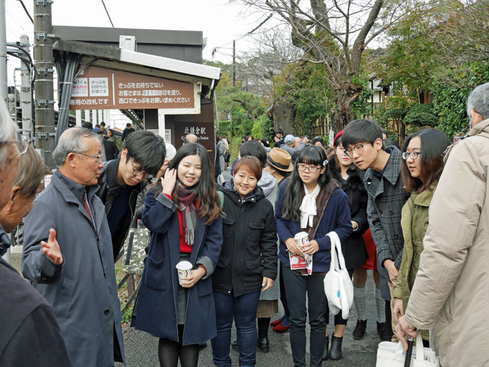 古都の紅葉を堪能！一橋大学留学生第６回鎌倉招待ツアー_c0014967_11225548.jpg