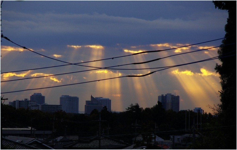 雲の谷間から_c0352813_10064275.jpg